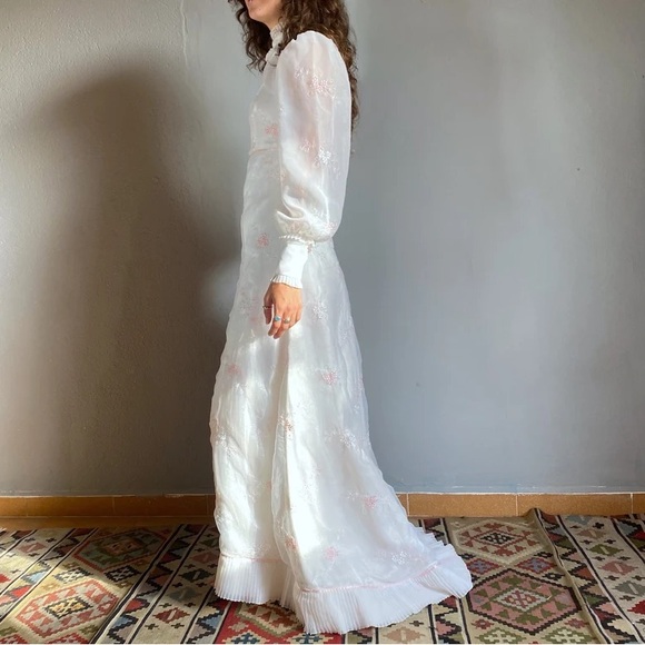COPY - Vintage 1970s Wedding Dress - Picture 3 of 6